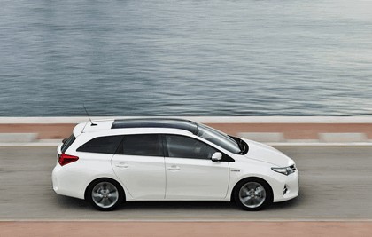 2013 Toyota Hybrid Touring Sports 37