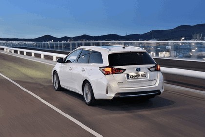 2013 Toyota Hybrid Touring Sports 40