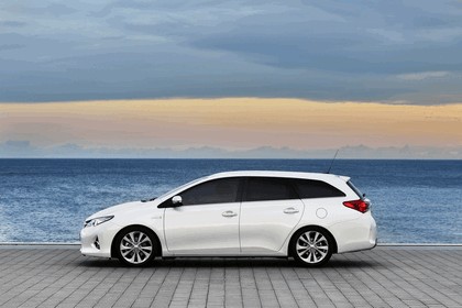 2013 Toyota Hybrid Touring Sports 44