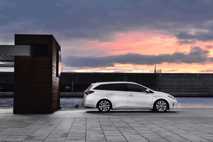 2013 Toyota Hybrid Touring Sports 46