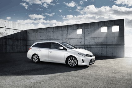 2013 Toyota Hybrid Touring Sports 48