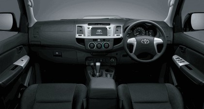 2013 Toyota Hilux Invincible 13