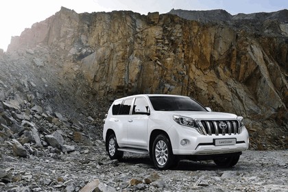 2014 Toyota Land Cruiser 11