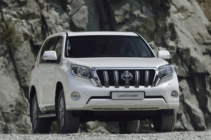 2014 Toyota Land Cruiser 18