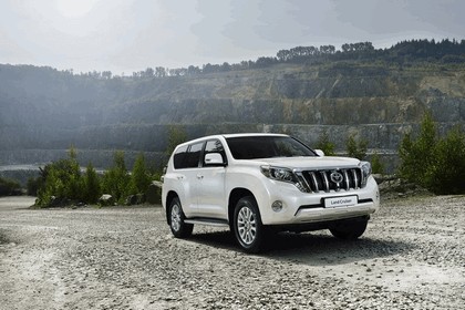 2014 Toyota Land Cruiser 37