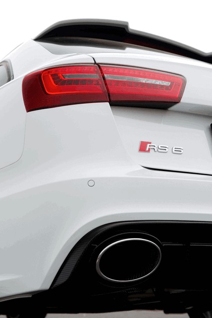 2013 Audi RS6 Avant - UK version 34