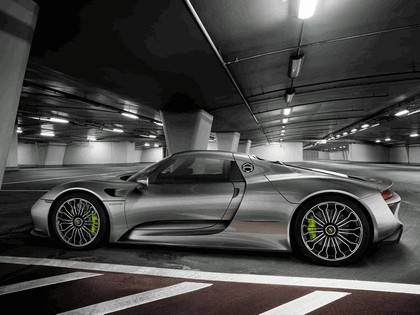 2014 Porsche 918 Spyder 10