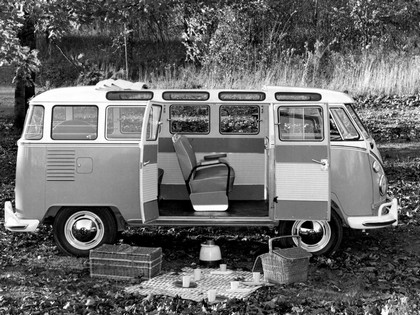 1951 Volkswagen T1 Deluxe Samba Bus 17