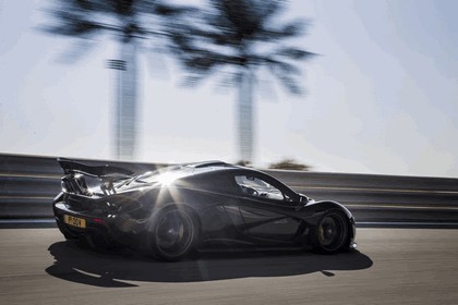 2014 McLaren P1 - Bahrain test 5