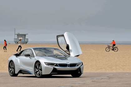 2015 BMW i8 43