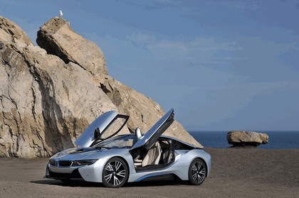 2015 BMW i8 54