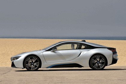 2015 BMW i8 58