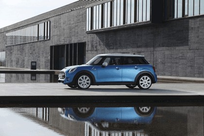 2014 Mini Cooper S 5-door 11