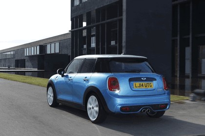 2014 Mini Cooper S 5-door 15