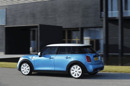 2014 Mini Cooper S 5-door 23