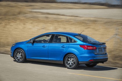 2014 Ford Focus sedan 12