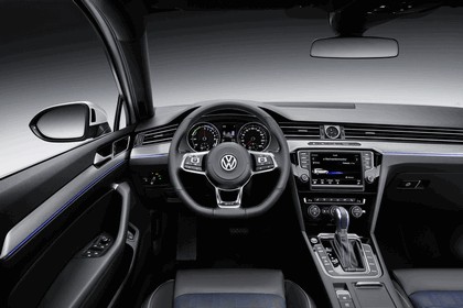 2014 Volkswagen Passat GTE 9