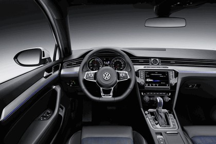 2014 Volkswagen Passat GTE SW 9