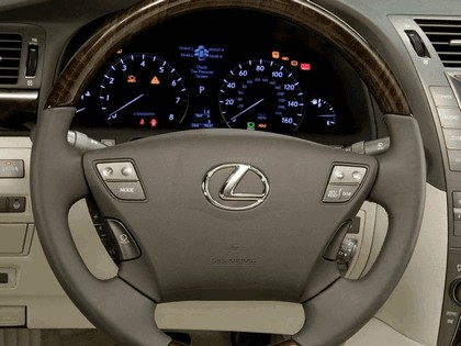 2007 Lexus LS460 10