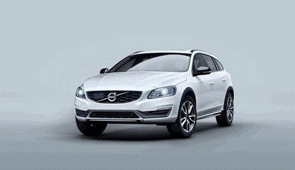 2015 Volvo V60 Cross Country 1