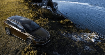 2015 Volvo V60 Cross Country 8