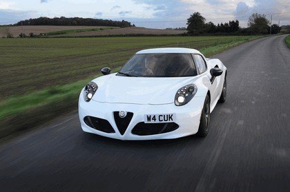 2015 Alfa Romeo 4C - UK version 2