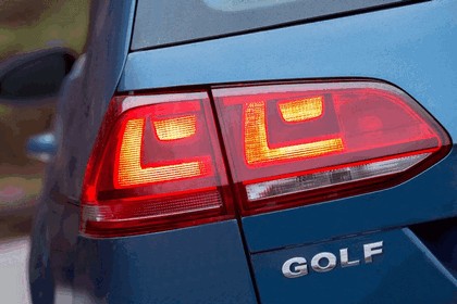 2015 Volkswagen Golf SportWagen - USA version 29