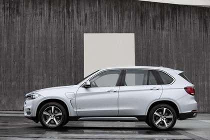 2015 BMW X5 xDrive40e 12