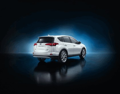 2015 Toyota RAV4 Hybrid 3