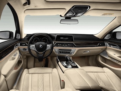 2015 BMW 750Li xDrive with Design Pure Excellence 19