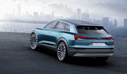2015 Audi e-tron quattro concept 11