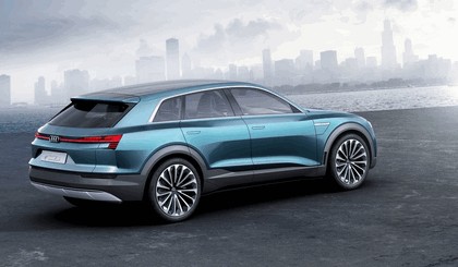 2015 Audi e-tron quattro concept 12