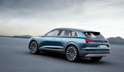 2015 Audi e-tron quattro concept 17