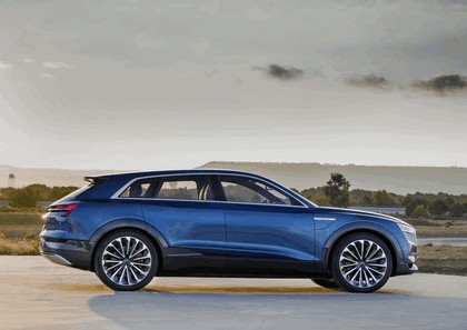 2015 Audi e-tron quattro concept 43