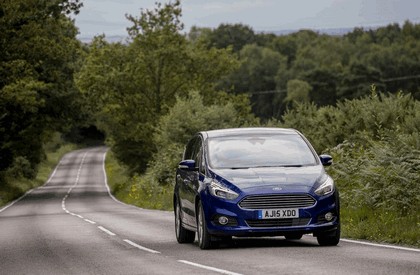 2015 Ford S-Max - UK version 4