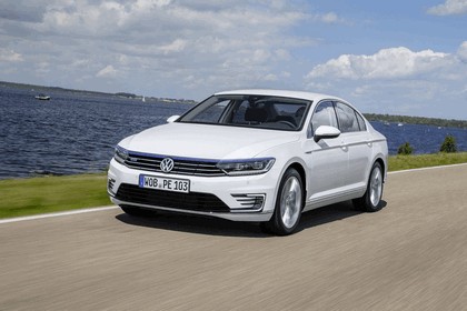 2015 Volkswagen Passat GTE 3