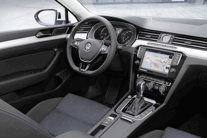 2015 Volkswagen Passat GTE 14