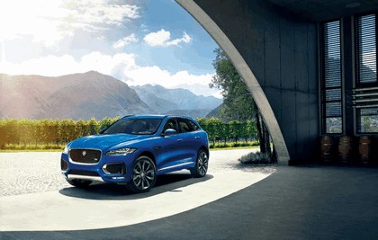 2015 Jaguar F-Pace LE S 9