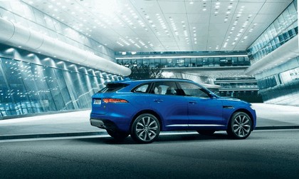 2015 Jaguar F-Pace LE S 22