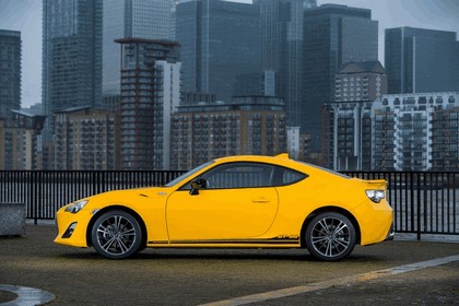 2015 Toyota GT86 Limited Edition Giallo 8