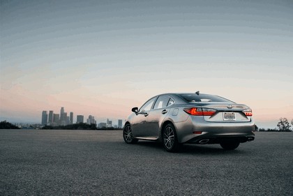 2016 Lexus ES 350 2