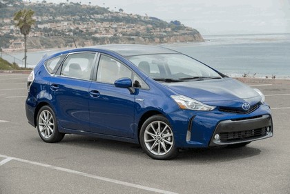 2016 Toyota Prius v 6