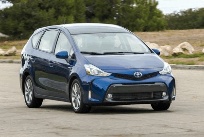 2016 Toyota Prius v 10