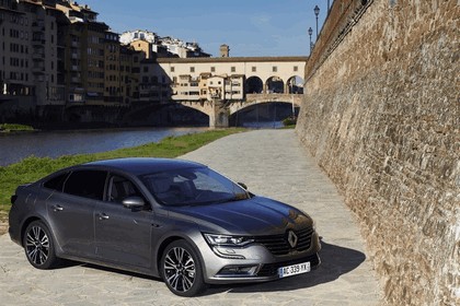 2015 Renault Talisman - test drive in Tuscany 4