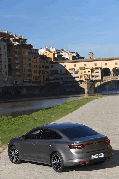 2015 Renault Talisman - test drive in Tuscany 9