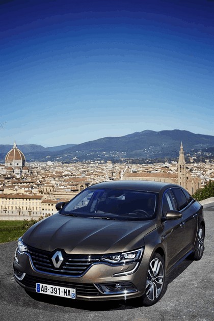 2015 Renault Talisman - test drive in Tuscany 12