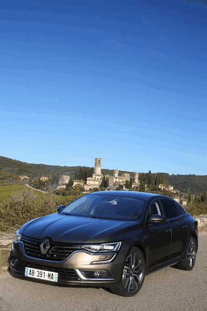 2015 Renault Talisman - test drive in Tuscany 17