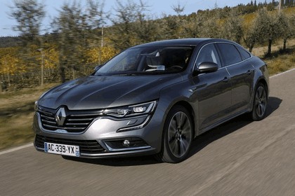2015 Renault Talisman - test drive in Tuscany 29