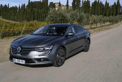 2015 Renault Talisman - test drive in Tuscany 31