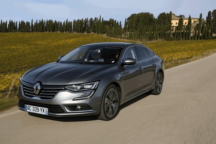 2015 Renault Talisman - test drive in Tuscany 32